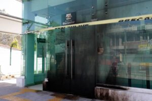 Ataques coordinados contra Banco del Bienestar dejan 22 sucursales dañadas en Michoacán