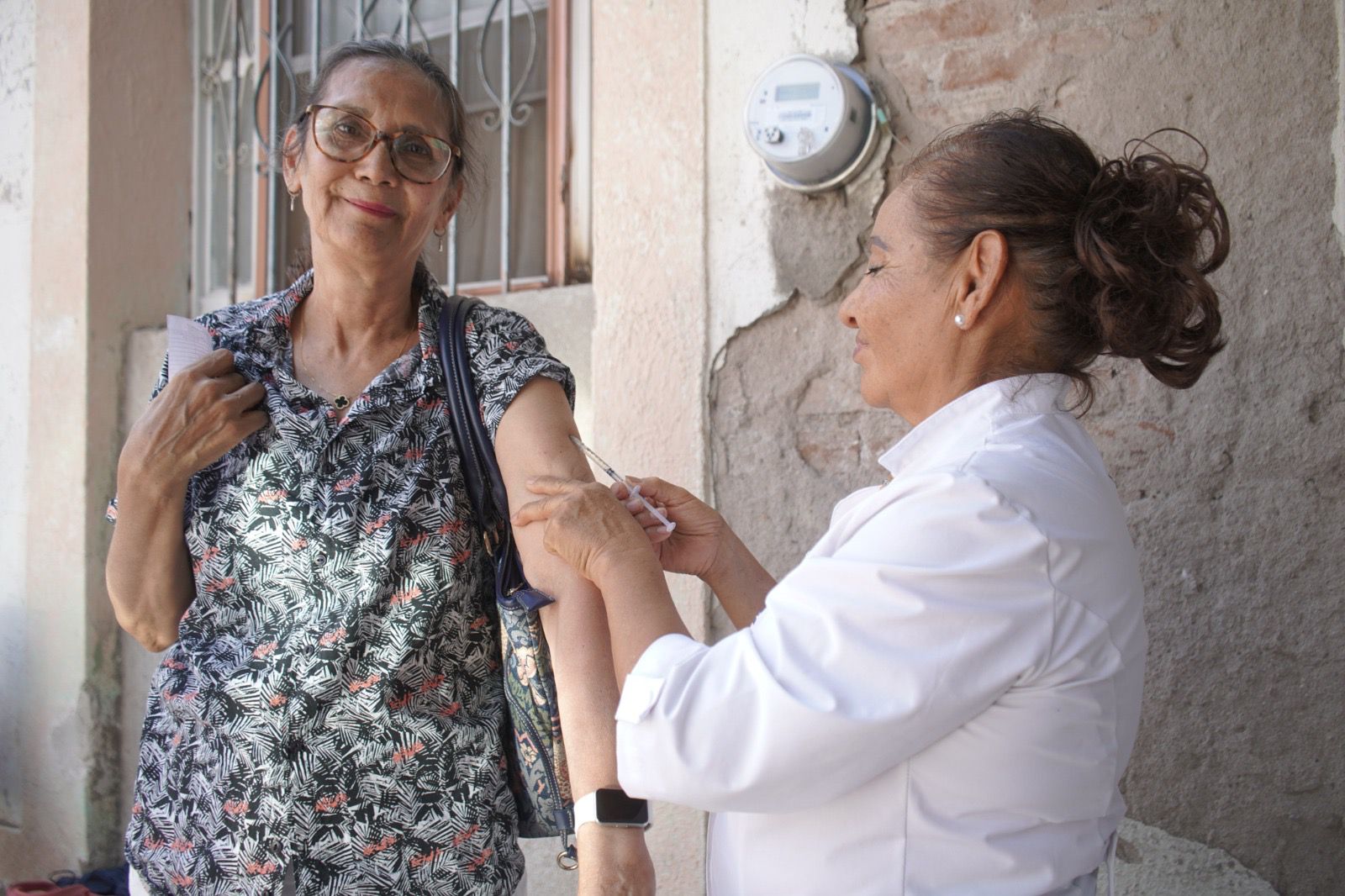 Instala Secretaría de Salud puestos fijos de vacunación contra el sarampión en Parral, Chihuahua y Juárez