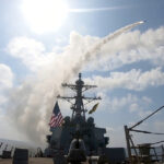 EE.UU. asegura haber destruido 17 buques iraníes en ofensiva militar