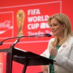 Maru Campos da la bienvenida al Trofeo de la Copa Mundial de la FIFA 2026 en su paso por Chihuahua
