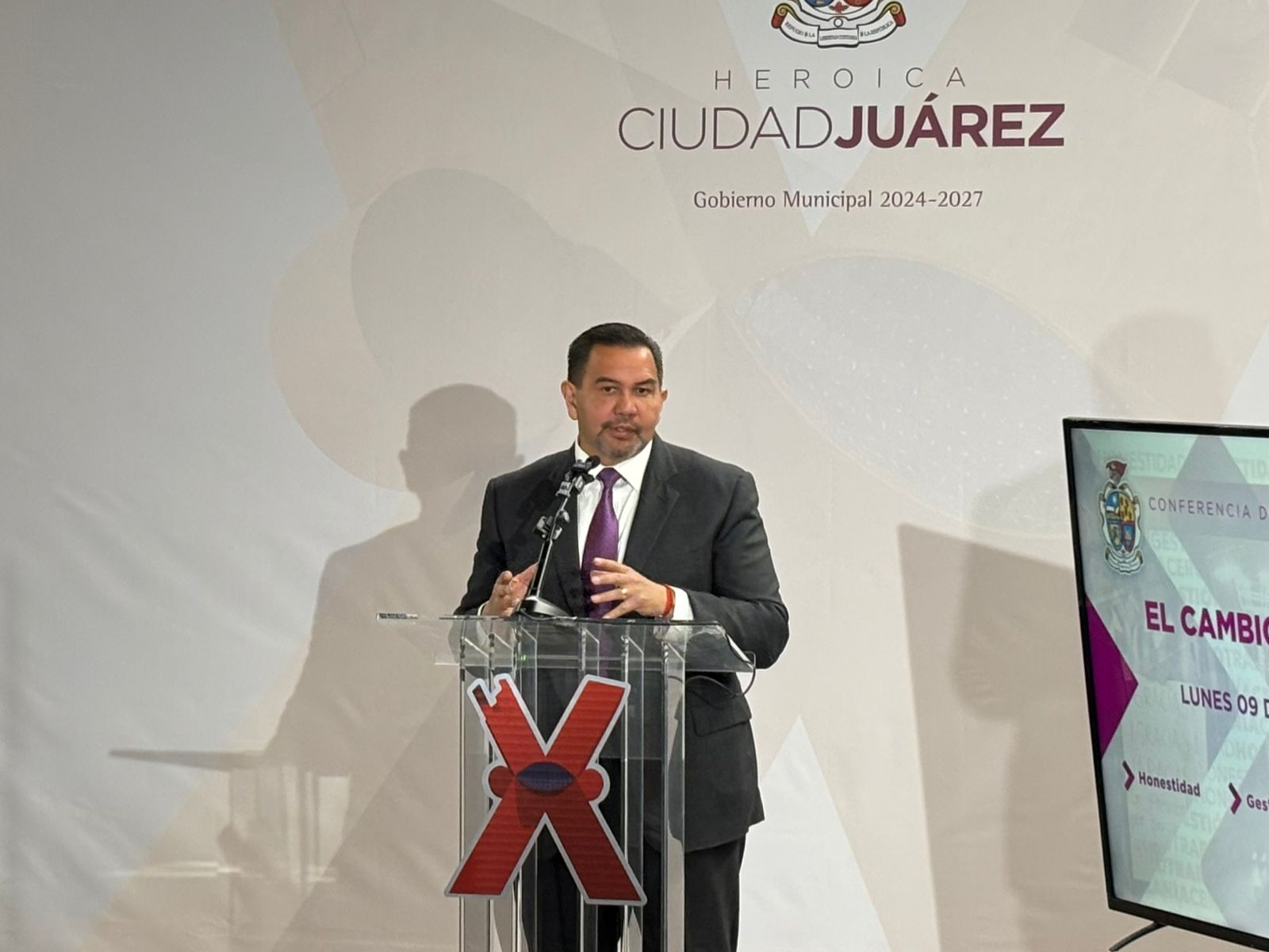 Cruz destaca relación con Grupo Coyoacán y desea suerte a Mayra Chávez.