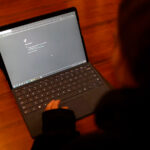 Irán mantiene bloqueo de internet por más de dos semanas en medio de tensiones