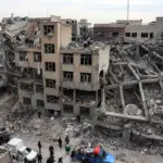 El estrecho de Ormuz seguirá cerrado, asegura el líder iraní