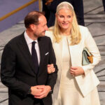 Princesa de Noruega responde por caso Epstein