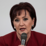 Liberan a esposa de Duarte; seguirá proceso desde su casa en EU