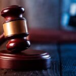 Juez ordena liberar a familia detenida casi un año en centro migratorio de EE. UU.