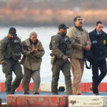 EE. UU. cede y permite que Venezuela pague la defensa de Maduro