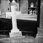 Hombre presenta el cadáver de su hermana y logra cobrar sus ahorros en India