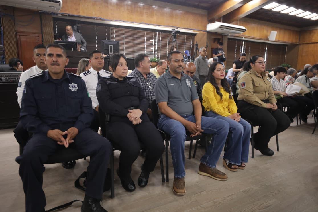 Reconoce Cabildo a 12 empleados municipales destacados con estímulo económico