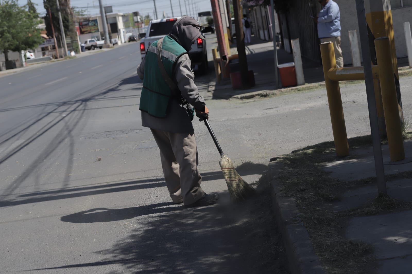 Intensifica Limpia trabajos sobre la avenida Plutarco Elías Calles