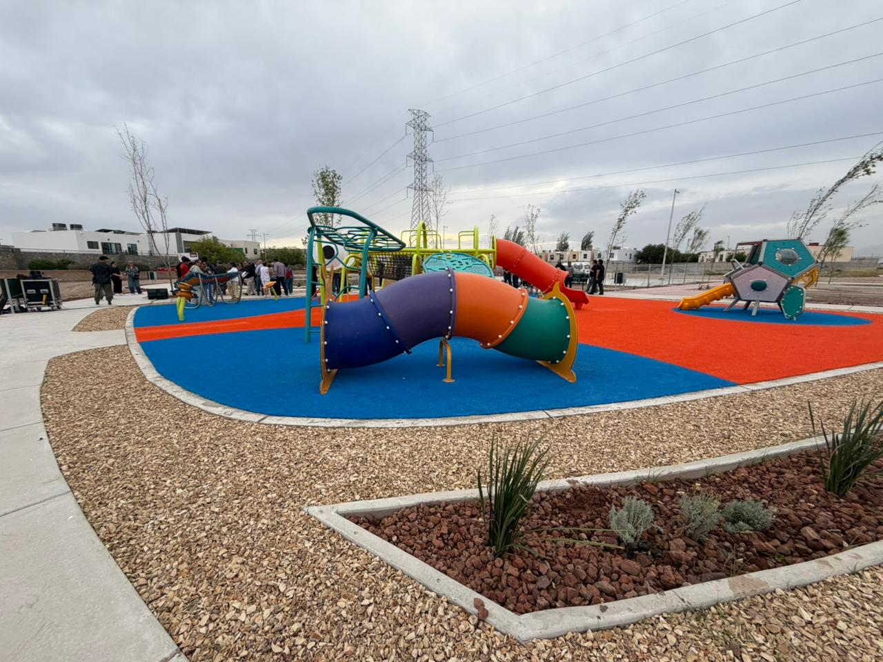 Alcalde entrega primer parque sensorial e interactivo