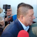 Gobernadora comparece ante la FGR en Ciudad de México, mientras exfiscal lo hace en Ciudad Juárez