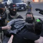 Agentes del ICE golpean a migrantes en huelga de hambre en Nueva Jersey