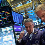Wall Street sufre fuerte caída tras sólido reporte de empleo en EU