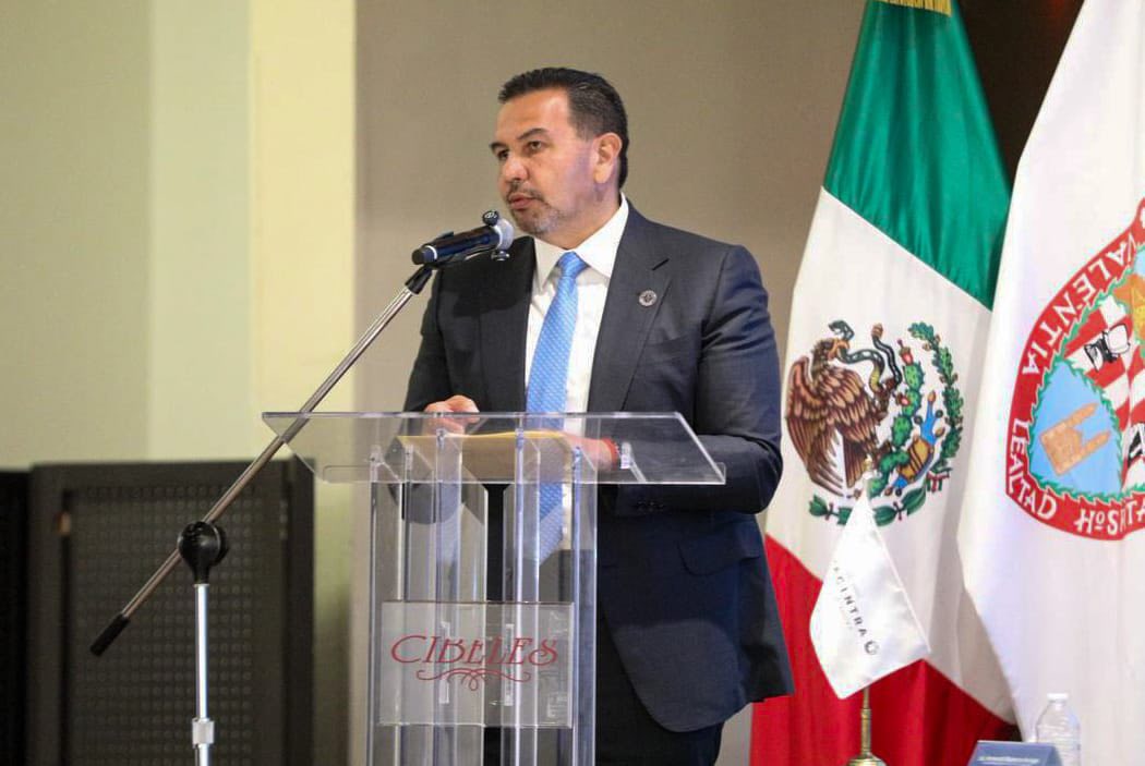 Asiste Cruz Pérez Cuéllar a toma de protesta de la Mesa Directiva de Canacintra