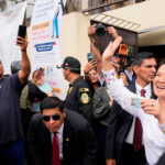 Perú decide su futuro entre Fujimori y Sánchez en una elección cerrada