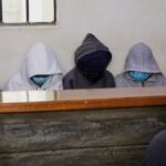 Comparecen niñas acusadas de planear y ejecutar incendio que mató a 16 menores en escuela de Kenia