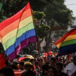 Venezuela investiga a policías por redada a establecimiento LGBTIQ+ que dejó 30 detenidos