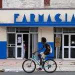 Cuba abre gasolineras, farmacias y geriátricos al sector privado