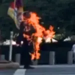 Hombre muere tras prenderse fuego frente a la sede de la ONU en Nueva York