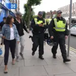 La policía británica detiene a 12 personas por una amenaza terrorista de extrema derecha contra un evento islámico