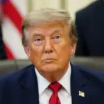Mientras promovían cripto, Trump y su familia metieron sus ganancias a acciones y bonos “seguros”