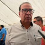 Mata cuestiona a Cruz por desconocer falta de drenaje en terrenos donados para vivienda