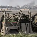 Israel amenaza con más ataques si llegan cometas desde Gaza