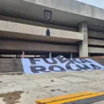 “¡Fuera Rocha!”, protestan ciudadanos y empresarios afuera del Palacio de Gobierno de Sinaloa