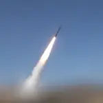 Hutíes de Yemen atacan con drones una refinería en Arabia Saudita