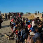 Miles de migrantes siguen varados en Ceuta, España