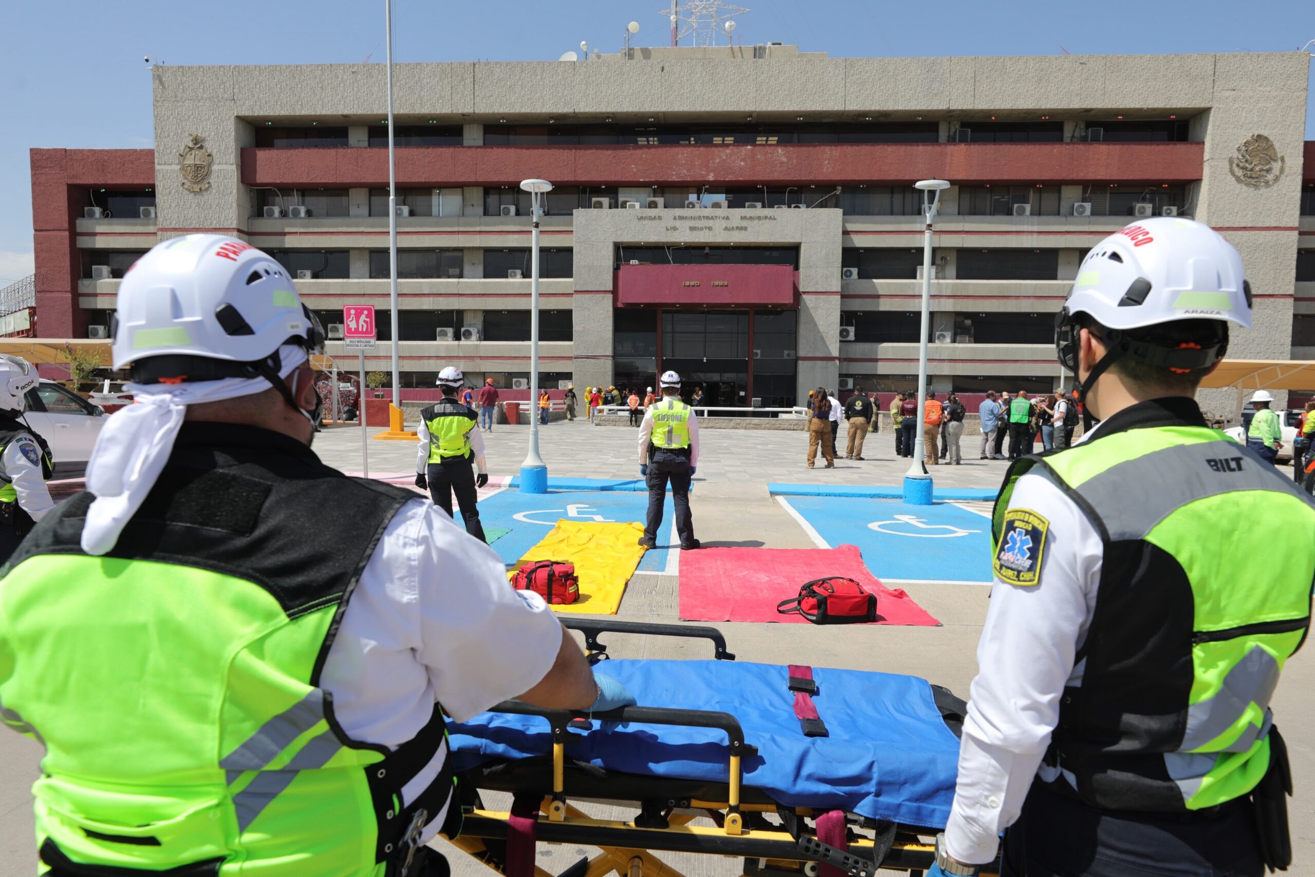 Evacúan a 500 personas de la Presidencia Municipal durante simulacro de sismo