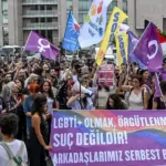 Turquía detiene a decenas en protesta por derechos LGTBIQ+