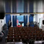 CNN, MS NOW y Politico demandarán al gobierno de Trump tras ser vetados de la Casa Blanca