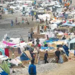 Gobierno español instala refugio para migrantes en Ceuta; se oponen autoridades locales y residentes