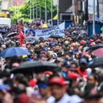 Protestan en Caracas por indefinición en fecha para elecciones y por salarios dignos