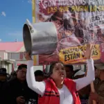 Transportistas de Bolivia anuncian paro de 24 horas y bloqueos carreteros por aumento al precio del diésel