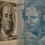 Real brasileño sube 4.5% frente al dólar tras avance de Flávio Bolsonaro