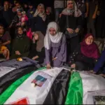 Gaza despide a 105 palestinos cuyos restos permanecieron bajo los escombros desde 2023