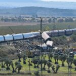 Choque entre dos trenes en España deja al menos 64 muertos y decenas de heridos